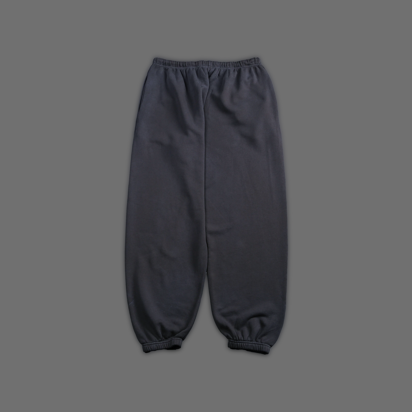 DL: ESSENTIALS 05 BAGGY PLUSH SWEATS IN BLACK