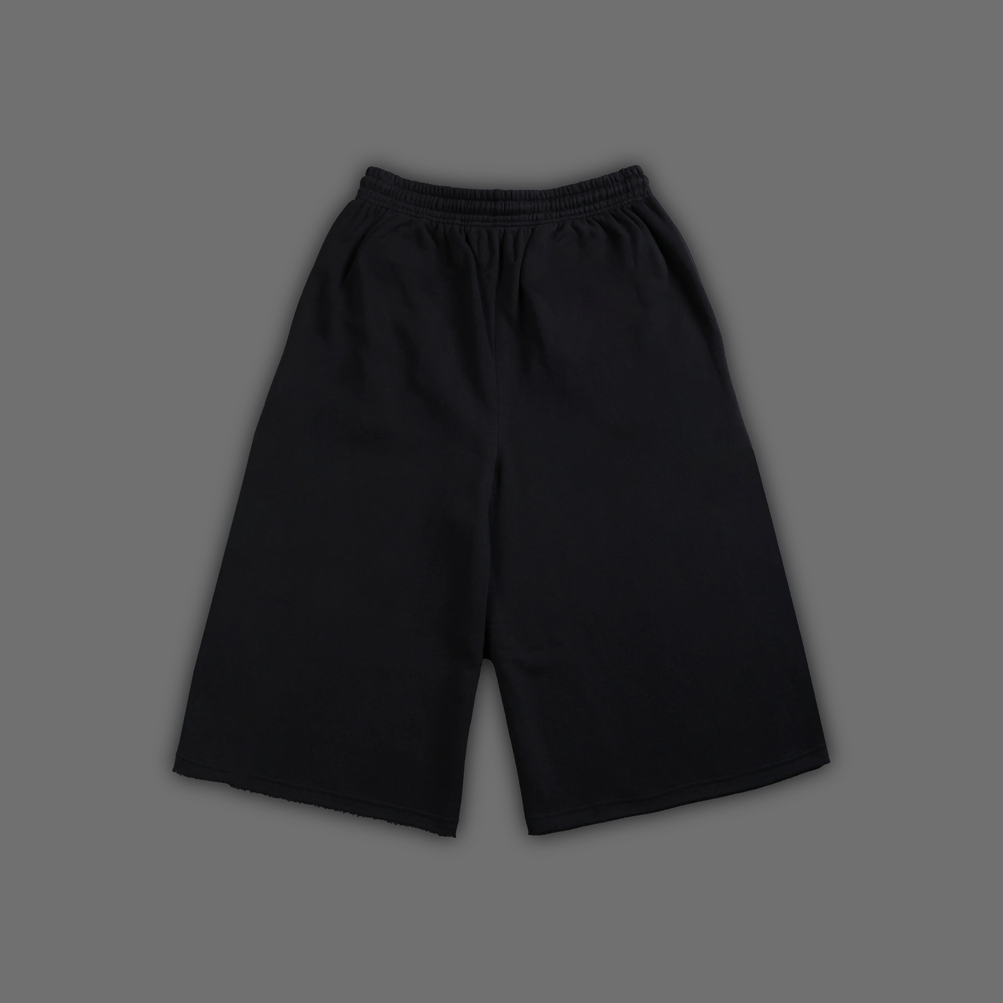 MK | SCORPION RELAXED 3/4 CAPRI SWEATPANTS