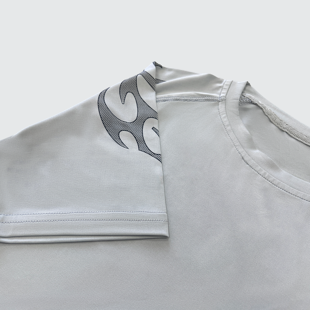 ITAMI | COLLECTION OF PAIN '1 OF 100' ELEVË COMPRESSION IN MOON WHITE
