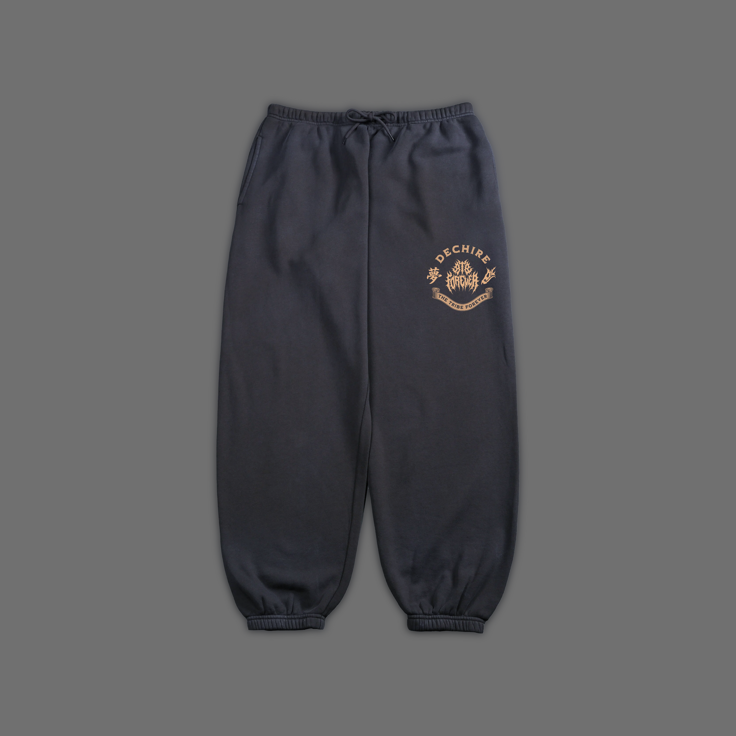 DL: ESSENTIALS 05 BAGGY PLUSH SWEATS IN BLACK