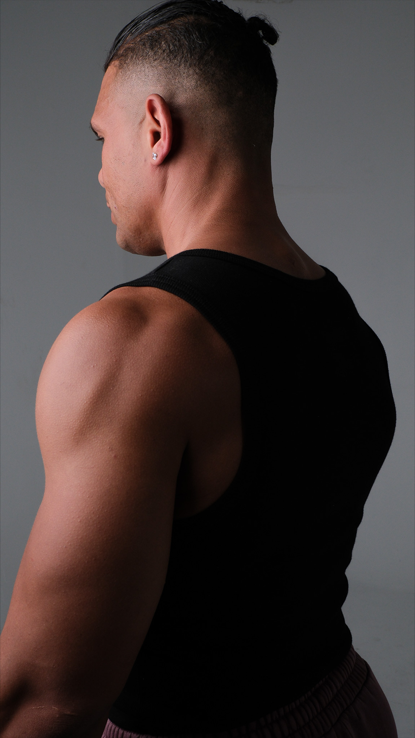 RED WIND FOREVER RIBBED TANK IN BLACK